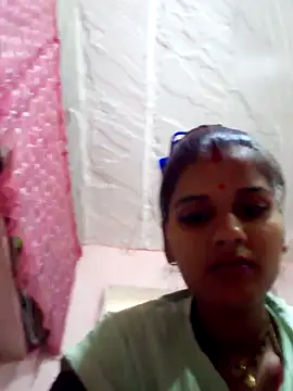 Raveena0990 webcam