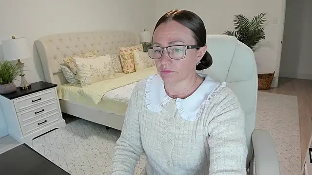 vika73 - Vika73's free webcam - UK Sex Cams