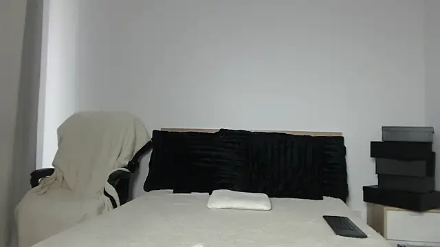 layla23a (F young) - Make my pussy wet for you