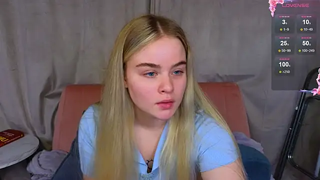 Caroline__white webcam