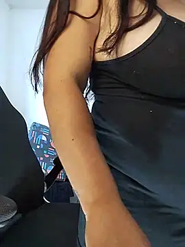 LucyDiamonds1 webcam