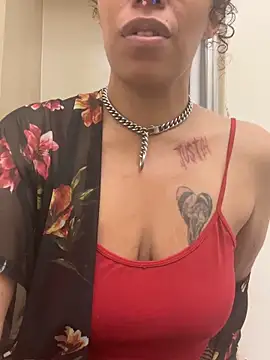 Desirae_Luciano