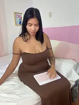 LucyMartelli webcam