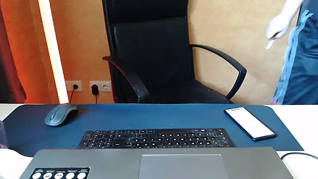 SweetPhoenix76 webcam