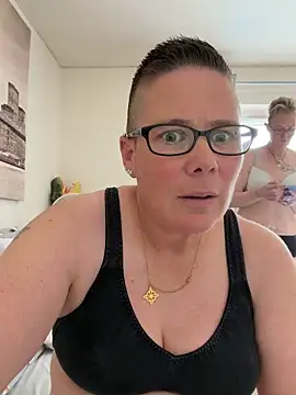 voluptuous-minx webcam