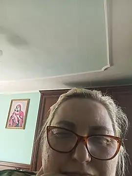 AureliaSky598 webcam