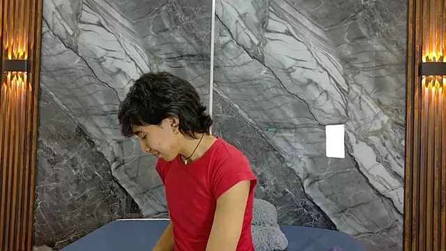 NoahWalker__ webcam