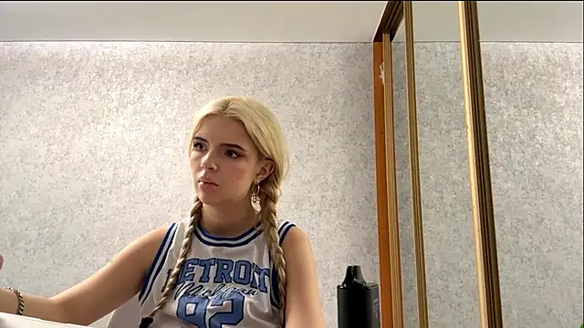 Britney_Calverhends webcam