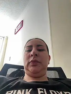 Abril_Luv webcam