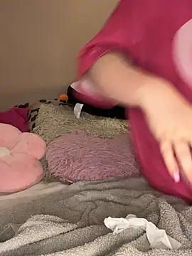 RedFoxQueen webcam