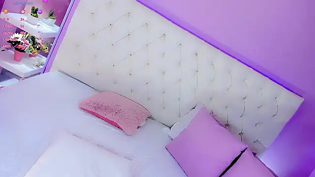 Nauthy_girl webcam