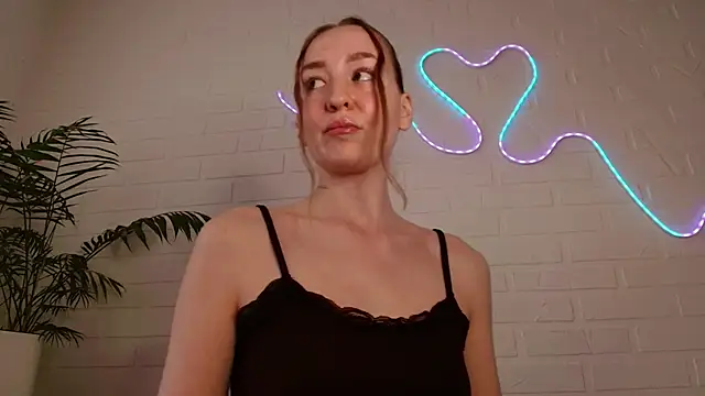 WhitePrincessLuna webcam