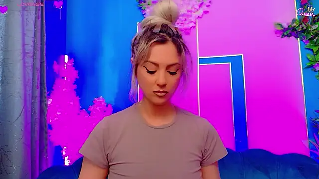 AriannaSins webcam