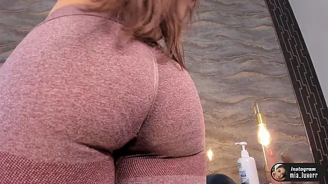 Mia_Luxor webcam