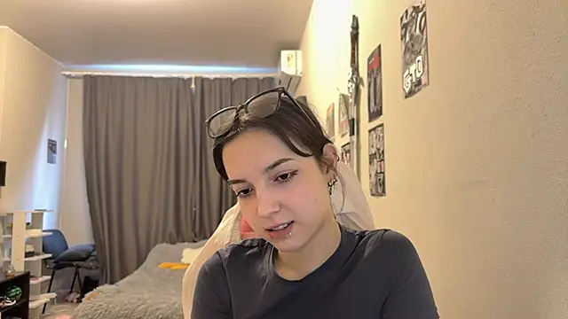 KateMiragee webcam