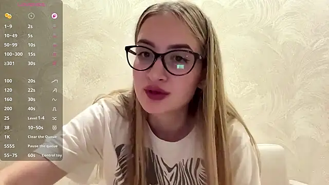 CherryMayss webcam