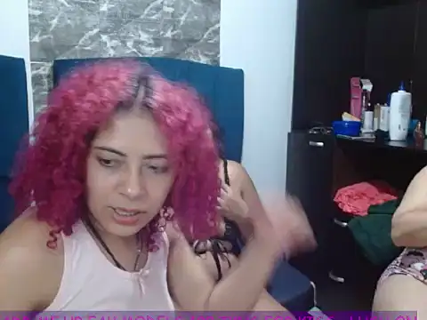 LITTLEKITTY19 webcam