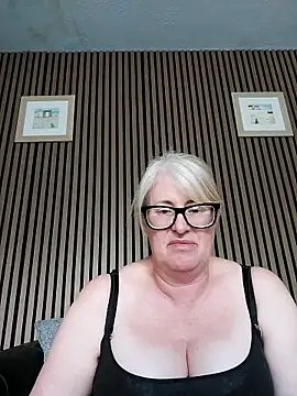 FlirtyFleur-x webcam