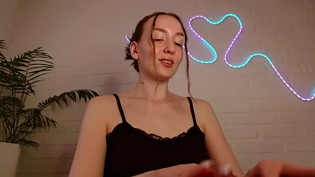 WhitePrincessLuna webcam