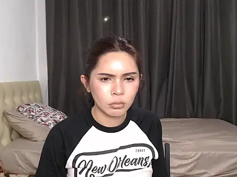 Alexandra_Kenn webcam