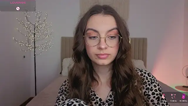 real_cutie1 - Real_cutie1's free webcam - UK Sex Cams