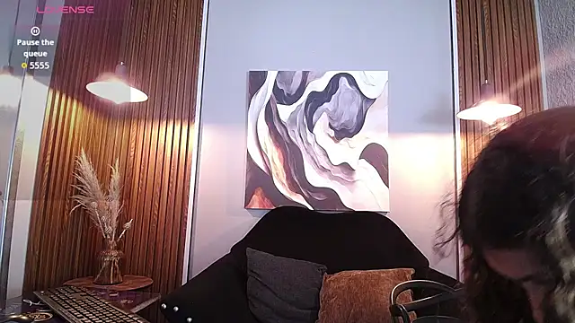 CurlyDani webcam