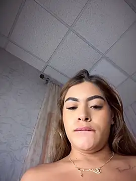 MayaMoanXXX webcam
