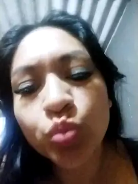 LatinSquirtBaby webcam
