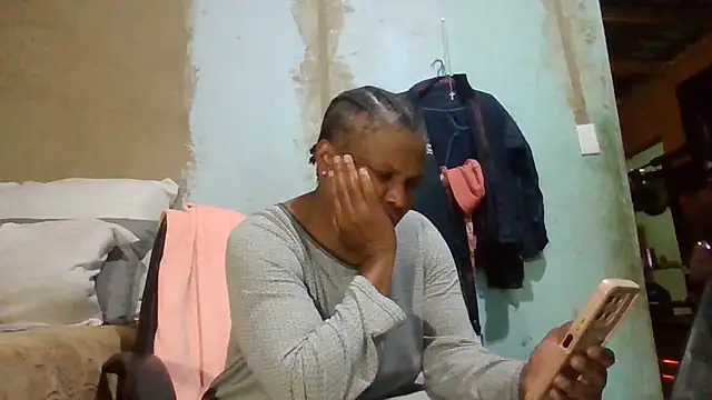 Nicky52 webcam