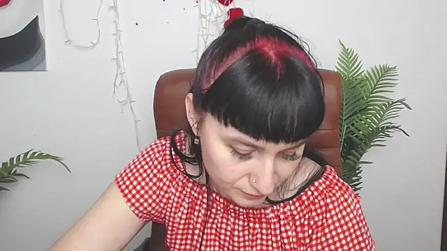 NinaFlawlees webcam