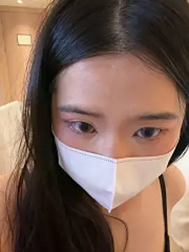 LHeart live sex cam