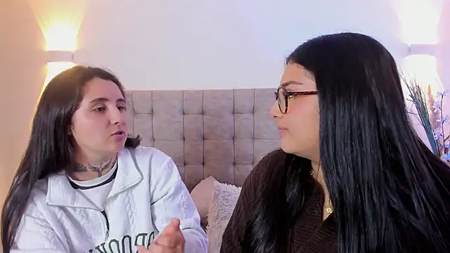 Elisa_n_Emma webcam