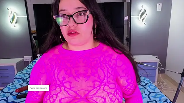 zoe_curvyy webcam