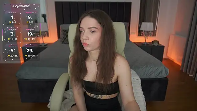 MirielleNymph webcam