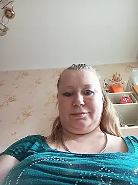 KiraStanton webcam