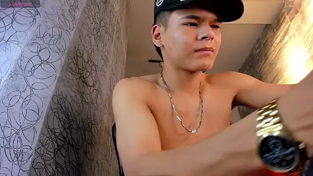 dylanroyce_ - DylanRoyce_'s free webcam - UK Sex Cams