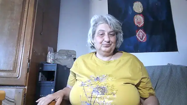 ExquisiteMature webcam