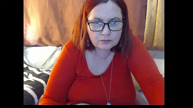 PlayfullMature webcam