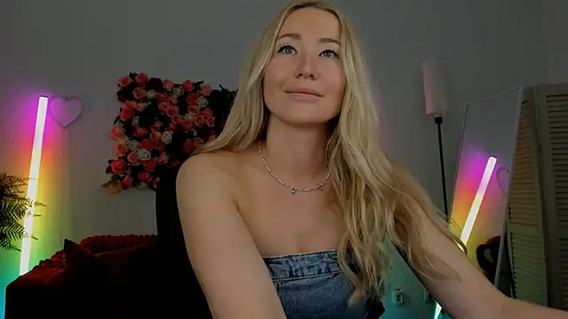 AstraMonroe webcam