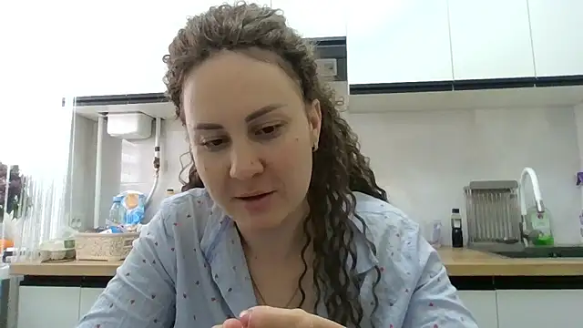 meadoweyes - MeadowEyes's free webcam - UK Sex Cams