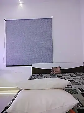 LoveLy-Soneya webcam