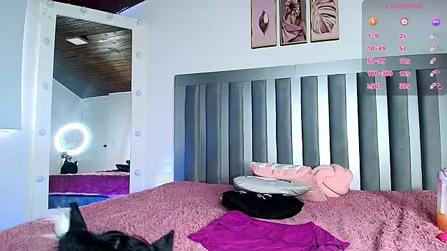 mia_gyutarouwu webcam