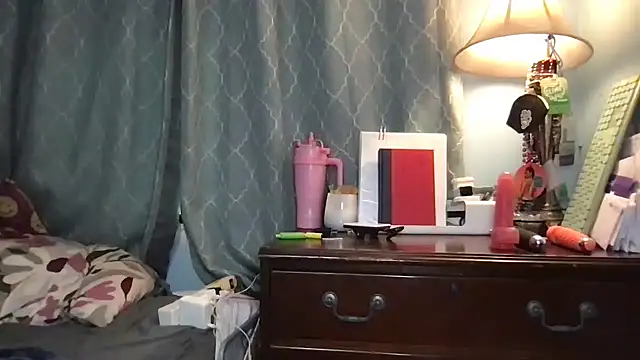 LuLuValenttine101 webcam