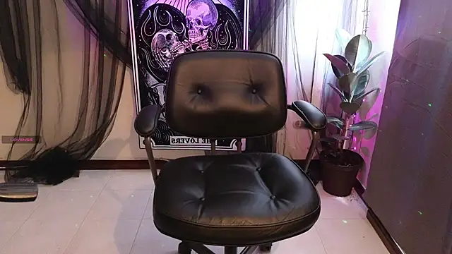 Lia_madame live sex cam