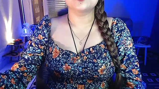 Mitikaa live sex cam