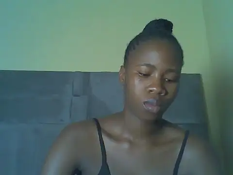 cuteebony16 - Cuteebony16's free webcam