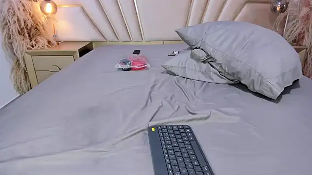 Milan_LewisS webcam