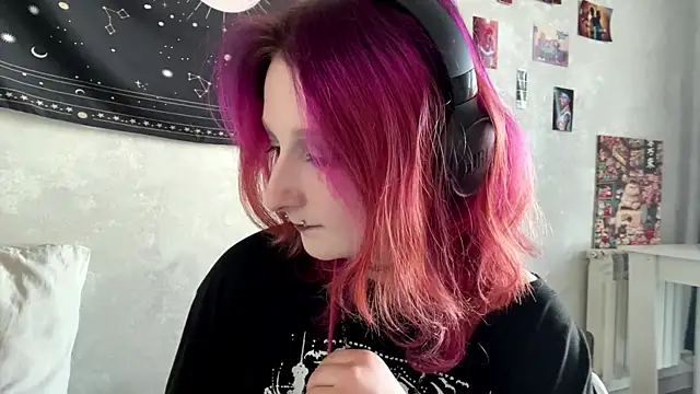 Playful_Vi webcam