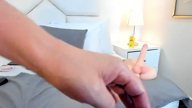 PenelopeOwen webcam
