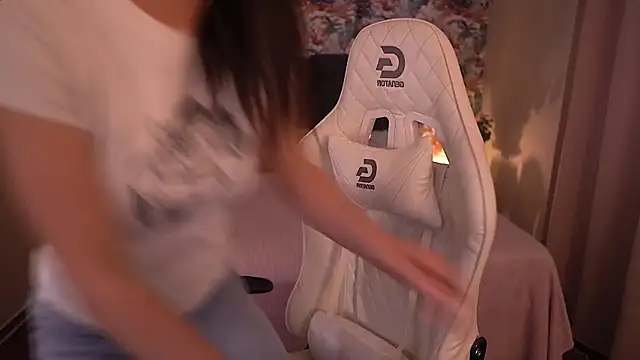 KristiiMax webcam